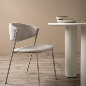 Mesa de comedor Hiri redonda con acabado beige marble