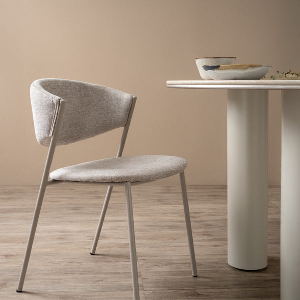 Mesa de comedor Hiri redonda con acabado beige marble