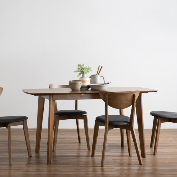 Mesa de comedor extensible Arthur en roble malayo y nogal