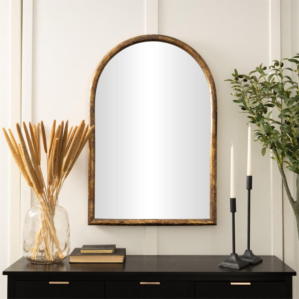Espejo decorativo de pared arqueado en acabado dorado envejecido