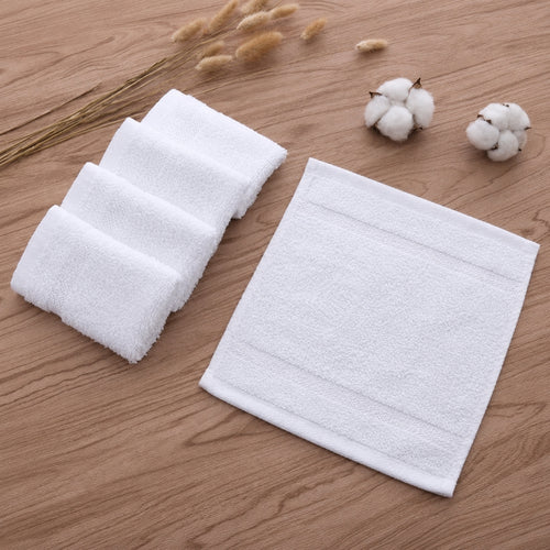 Toalla Blanca con Cenefa Decorativa para Baño
