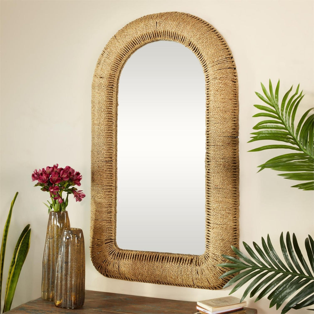 Espejo decorativo de pared en ratán con arco superior