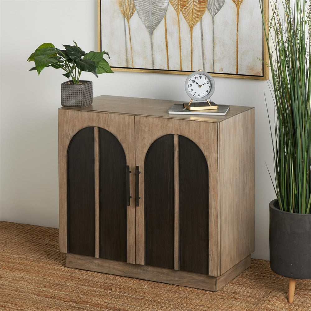 Gabinete de almacenamiento en madera gris con detalles arqueados negros