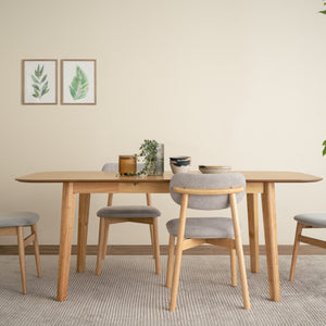 Silla de comedor Luca en roble malayo y tela Greymist