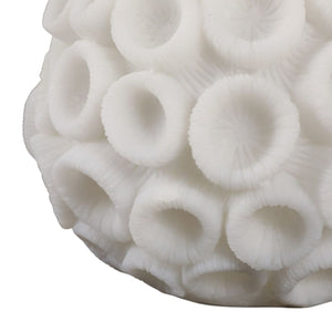 Esfera decorativa coral marfil de resina – 6"