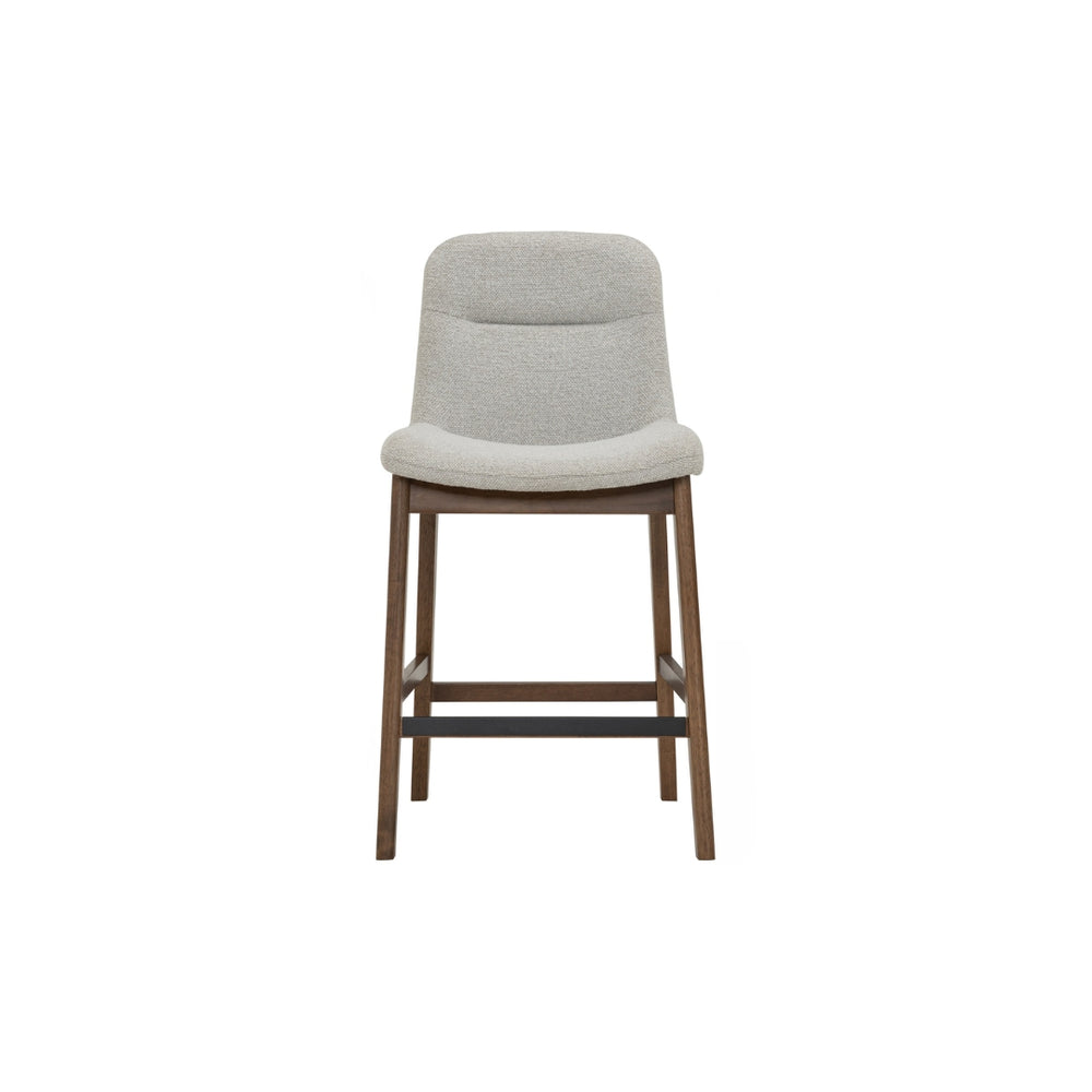 Silla alta Arden para counter en roble malayo y tela gris claro