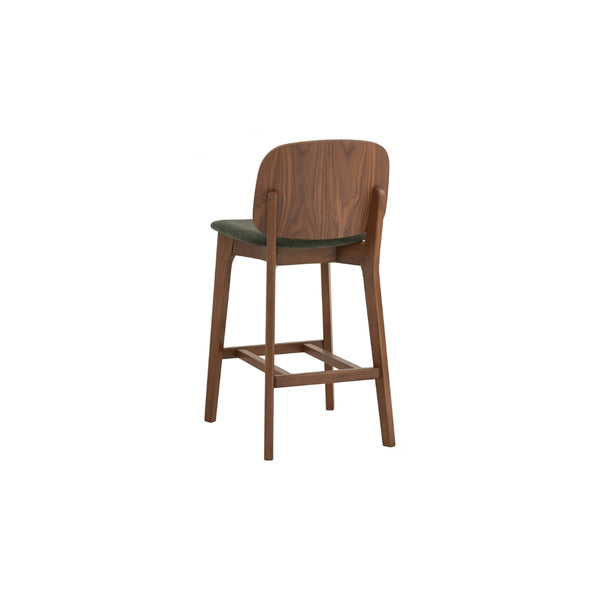 Silla alta Cora para counter en roble malayo y tela verde profundo