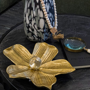 Aplique grande flores decorativas Rommie en metal dorado