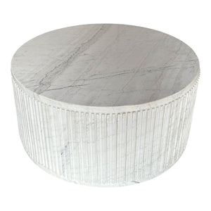 Mesa de centro acanalada de mármol blanco Entice de 36"